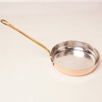 Copper pan with brass handle 20 cm.