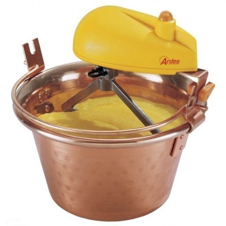 A copper basin with an electric stirrer with a diameter of 28 cm.